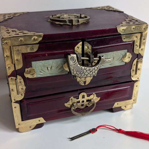 Vtg Asian Chinese Hand Carved Jade Stone Brass Wood Jewelry Trinket Box W/ Lock - Picture 1 of 13